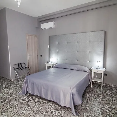 Alojamento de Acomodação e Pequeno-almoço Luxury Nápoles