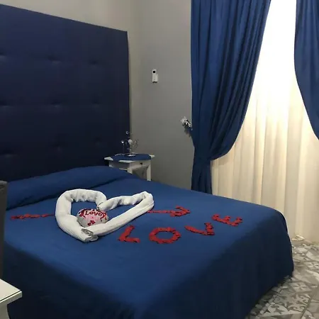 Luxury 3* Nápoly