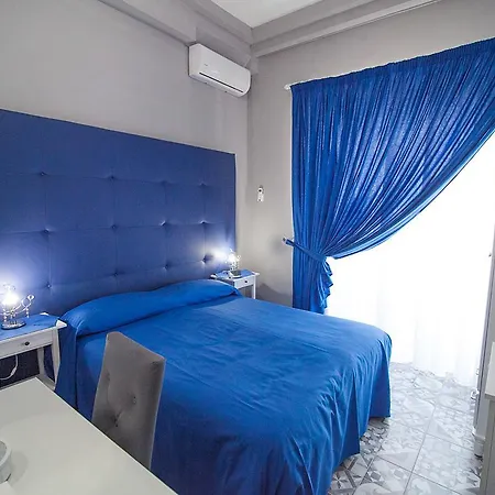 Luxury Nápoly