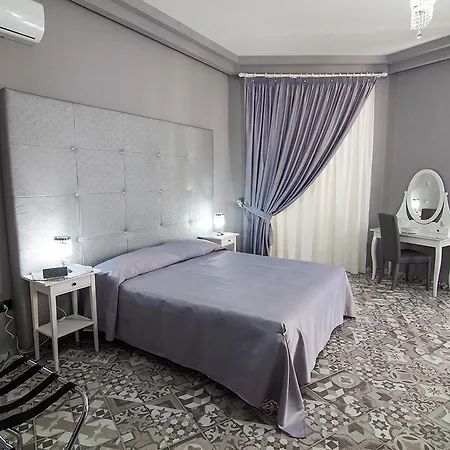 Luxury 3* Nápoly